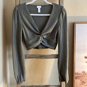 Warm long sleeve crop top